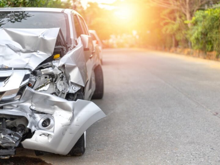 Wypadek na skrzyżowaniu w Nowej Soli: wóz straży pożarnej zderzył się z volkswagenem