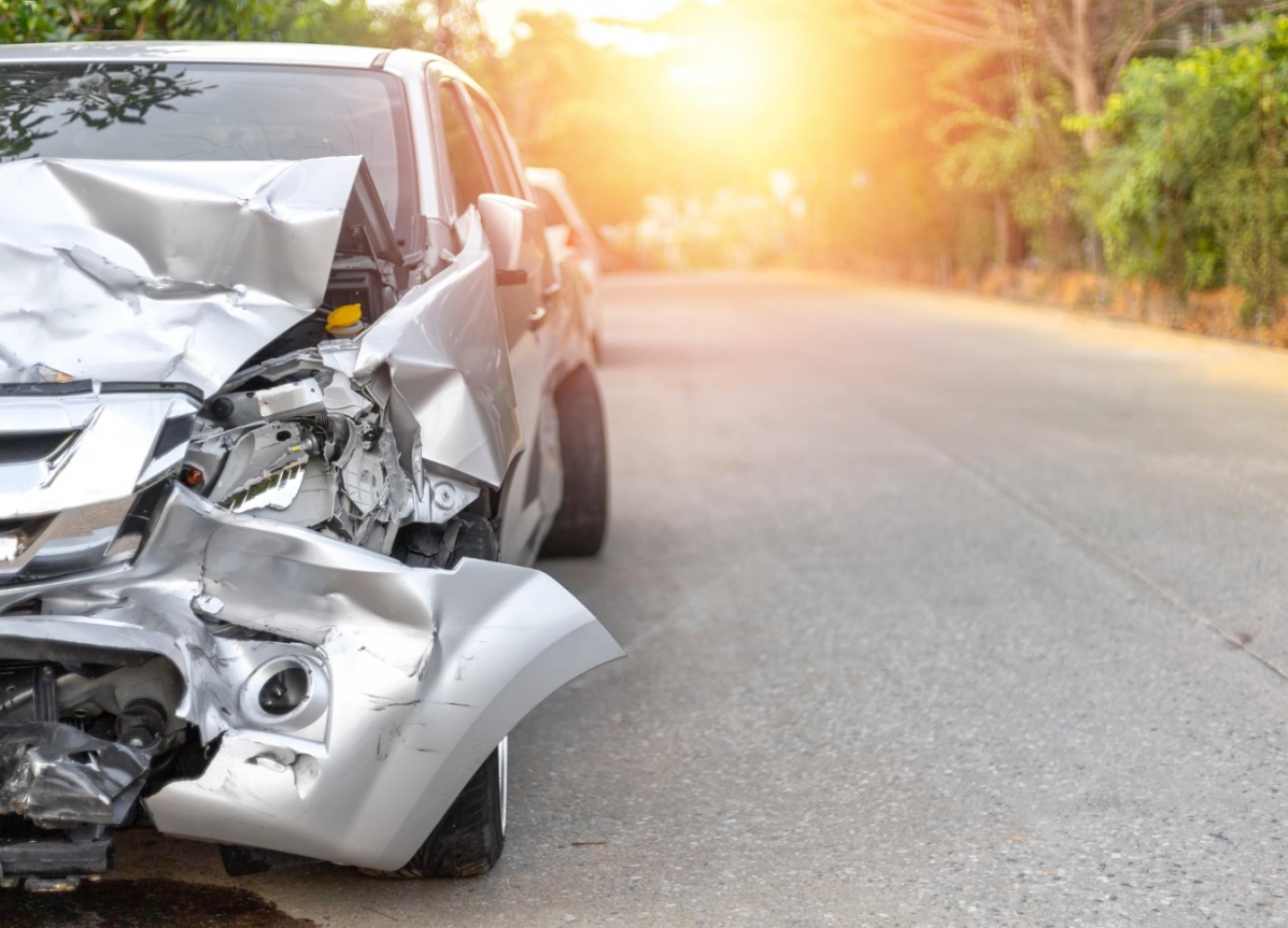 Wypadek na skrzyżowaniu w Nowej Soli: wóz straży pożarnej zderzył się z volkswagenem