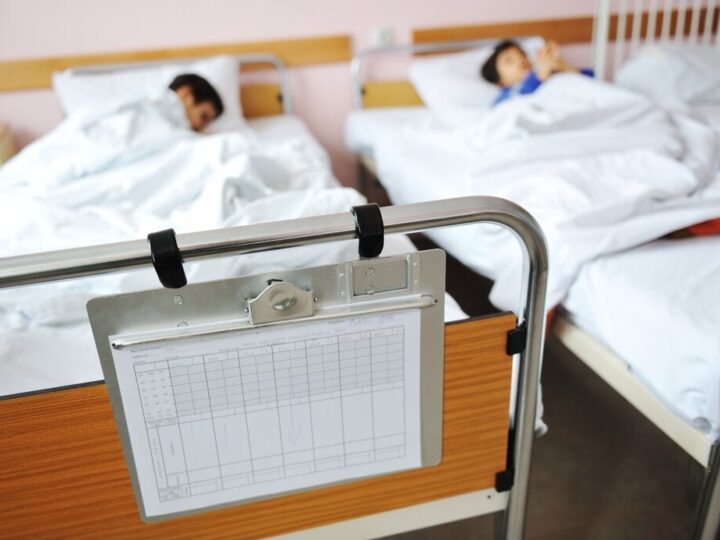 Młodzież pod ochroną: policjanci edukują o bezpieczeństwie w Nowej Soli