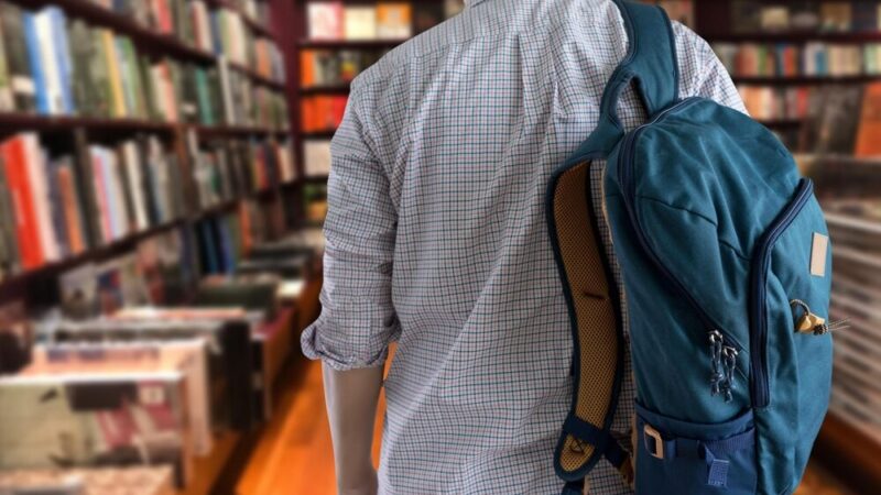 Młodzież z SOSW poznaje sekrety biblioteki w Nowej Soli