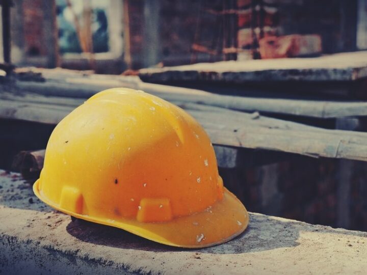 Modrzyca zyskuje nową jakość: modernizacja budynku po przedszkolu w Gminie Otyń