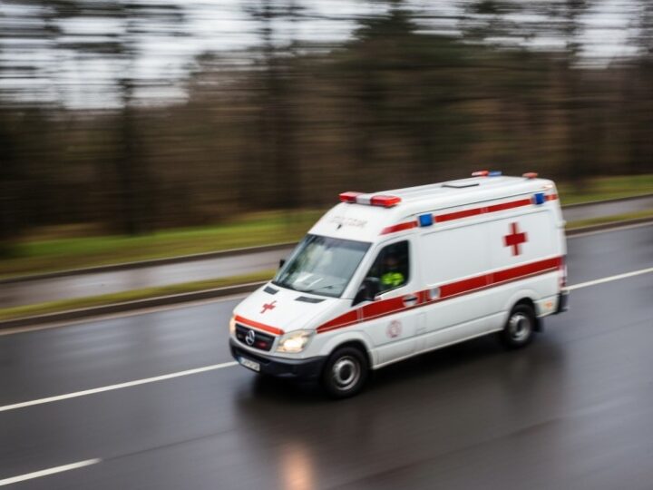 Czujki ratują życie: kluczowe zasady bezpieczeństwa w sezonie grzewczym