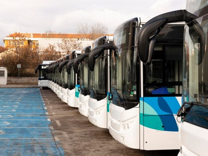 Kursy komunikacji miejskiej w okresie świąt i Nowego Roku – co warto wiedzieć?