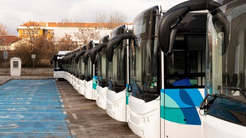 Kursy komunikacji miejskiej w okresie świąt i Nowego Roku – co warto wiedzieć?