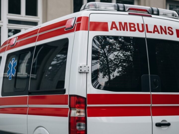 Zamarznięte akweny: dlaczego ich unikać w zimie?