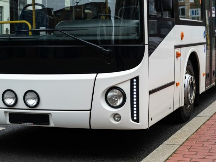 Bezpieczne Ferie 2026: Kluczowe wskazówki na zimowy wyjazd