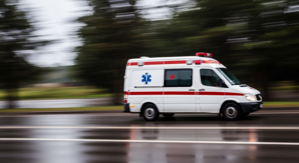 Bezpieczne zimowe szaleństwo: zajęcia ratownictwa lodowego dla dzieci w Niedoradzu