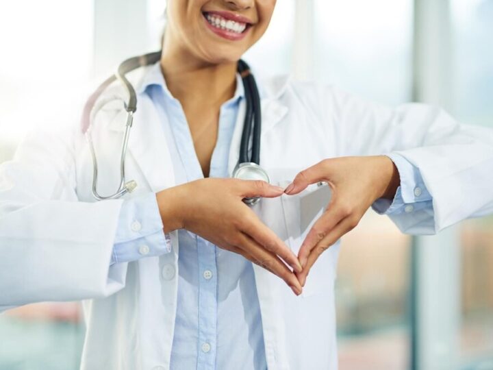 Policja dba o bezpieczeństwo uczniów podczas ferii: kontrola autokarów w pełni!