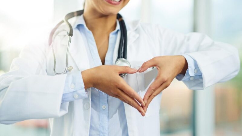 Policja dba o bezpieczeństwo uczniów podczas ferii: kontrola autokarów w pełni!