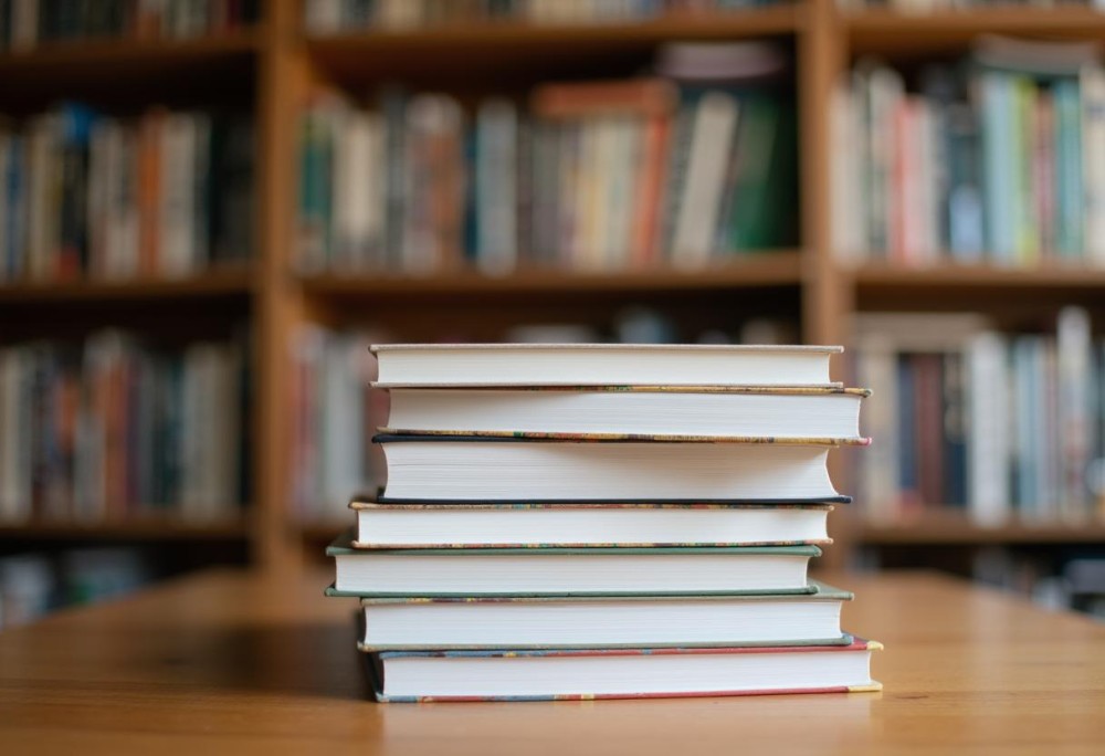 Nowa adaptacja „Wichrowych Wzgórz” w kinach: przeżyj emocje Cathy i Heathcliffa