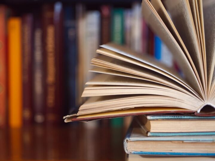 Zakładki do książek: fascynująca podróż od średniowiecza do dziś