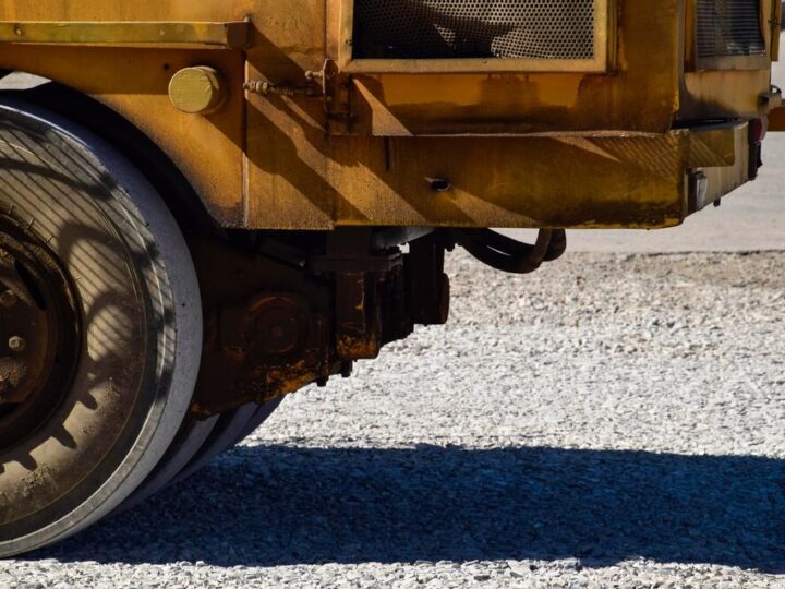 PKP zmienia harmonogram: odwołane zamknięcia, nowe utrudnienia na trasach