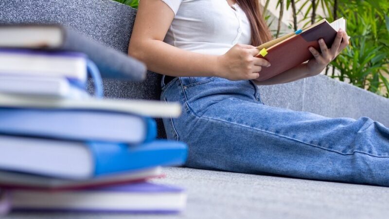 Starosta Nowosolski motywuje uczniów podczas dni otwartych w LO im KK Baczyńskiego