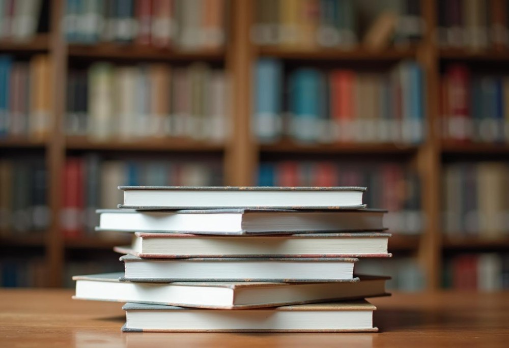 Eliasz z biblioteki: miłośnik literatury i organizator kulturalnych spotkań