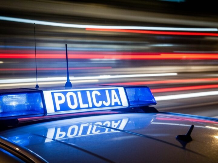 Pijany 32-latek z zakazami wjechał w inne auto w Nowej Soli