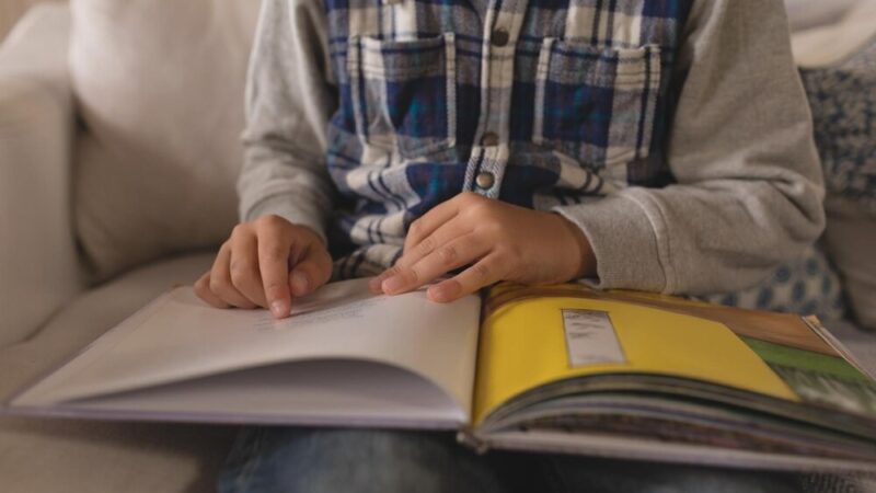 Starosta Nowosolski i dyrektor DPS w Kożuchowie omawiają plany modernizacji placówki