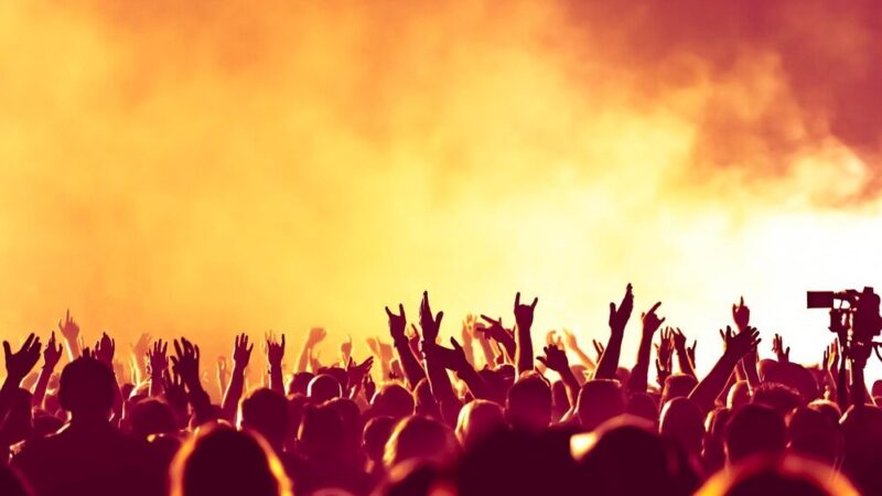Letni wieczór z Robertem Moskwą w Muszli Koncertowej – muzyka i wspomnienia na żywo