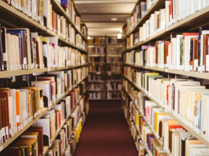 Dołącz do zespołu biblioteki! Sprawdź aktualne oferty pracy!