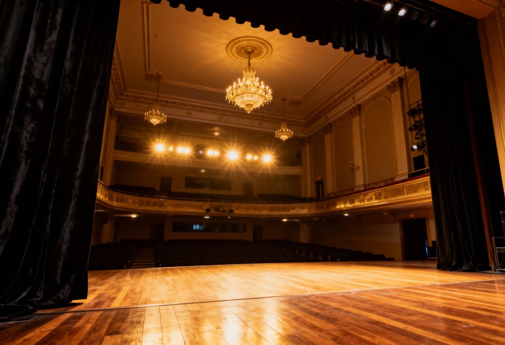Finałowy spektakl Polskiego Teatru Tańca: sztuka łącząca pokolenia w Nowej Soli