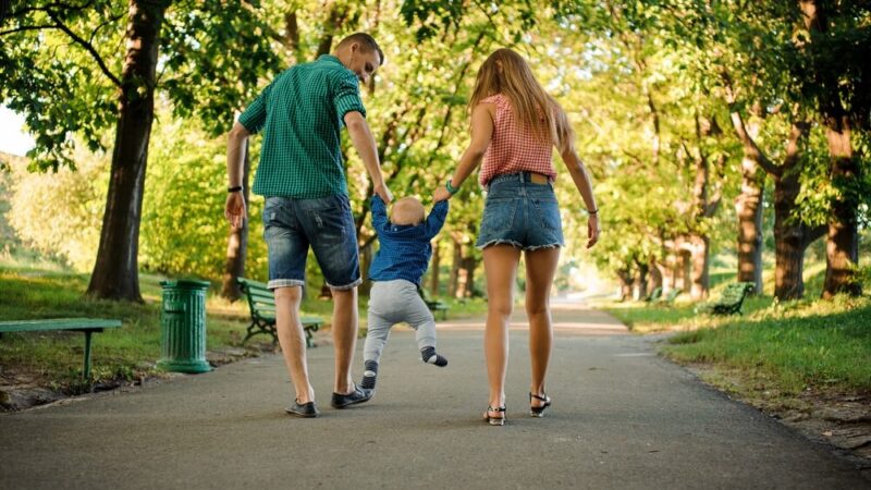 Emocjonalne pożegnanie z rodziną zastępczą w Nowej Soli