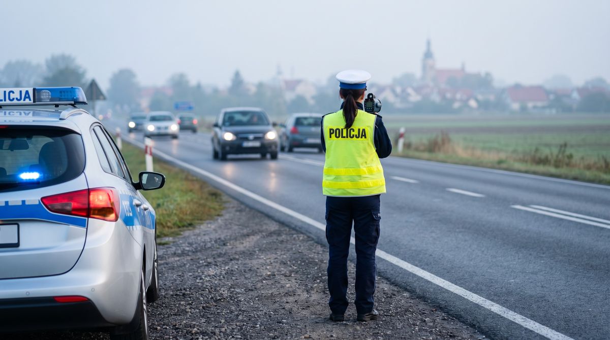 Światła na drodze – Twoje bezpieczeństwo w zimowych warunkach. Sprawdź je za darmo!